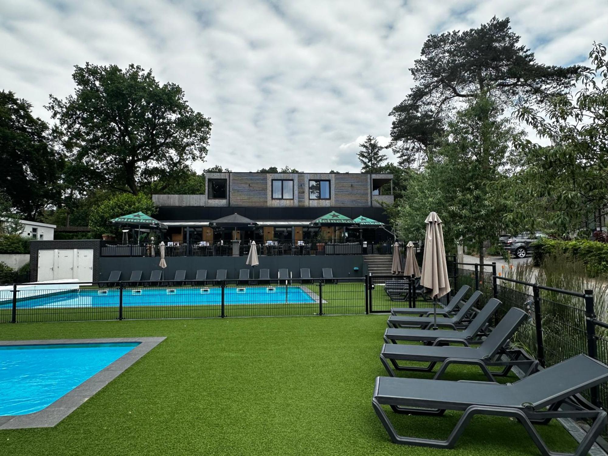 Sfeervolle Blokhut Op De Veluwe Op Recreatiepark Topparken In Beekbergen Met Vrije Tuin En Eigen Parkeerplaats 外观 照片
